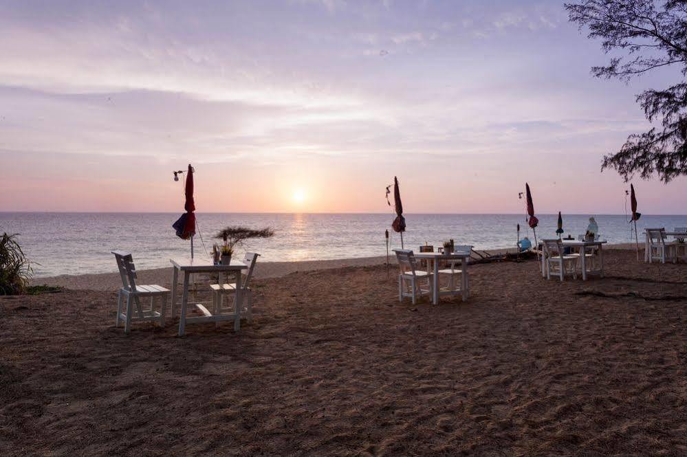 Micky Monkey Beach Hotel Phuket Maikhao Thailand Mai Khao Exterior photo