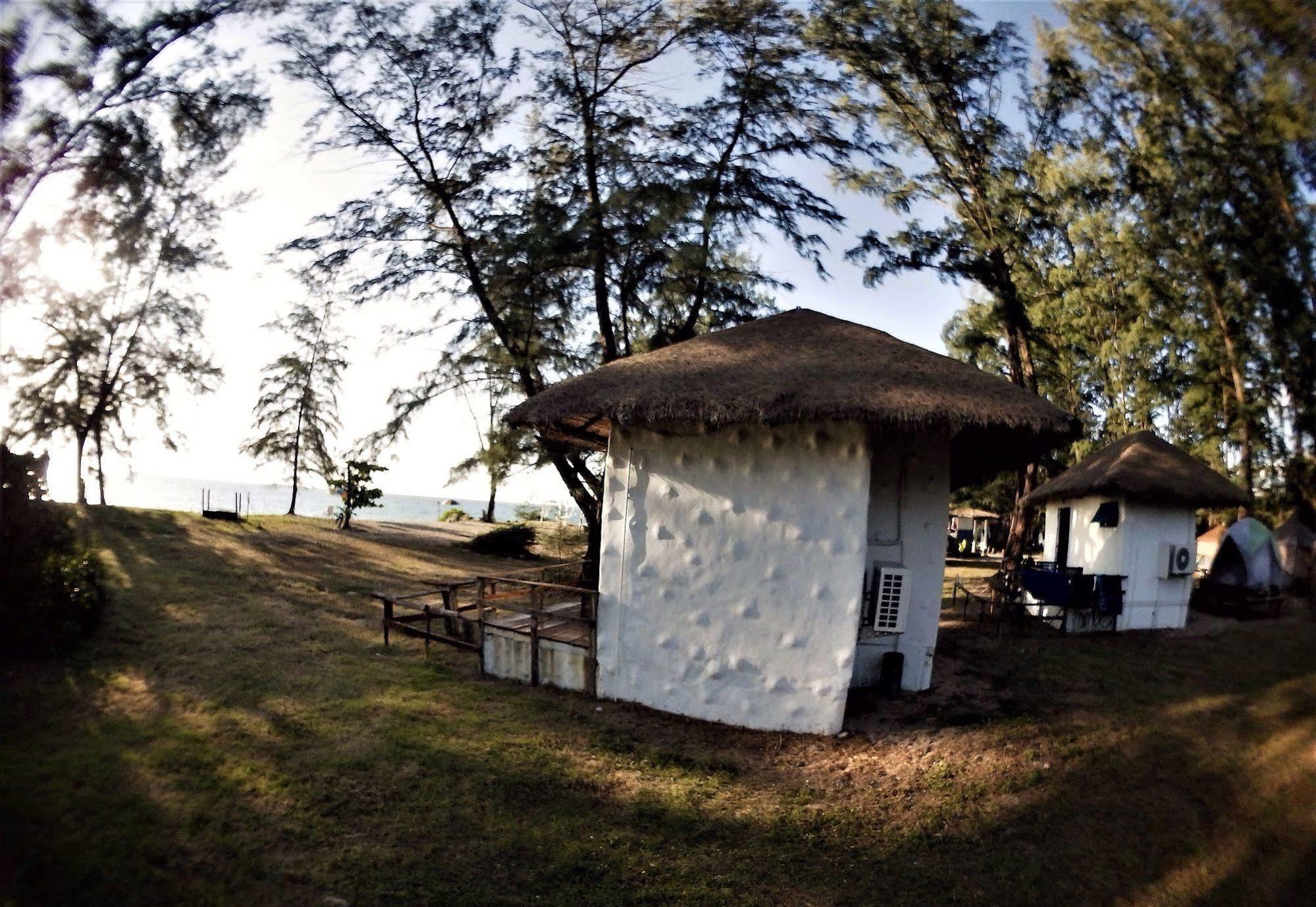 Micky Monkey Beach Hotel Phuket Maikhao Thailand Mai Khao Exterior photo